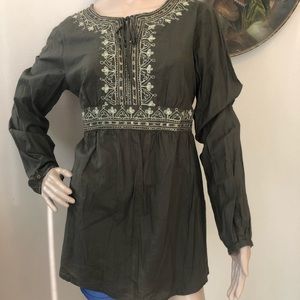Motherhood maternity top in olive green. Sz L